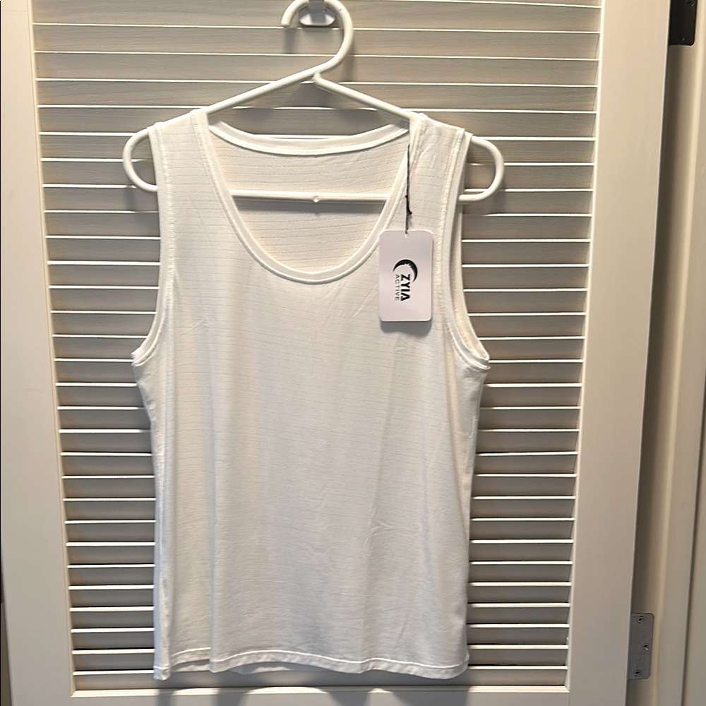 NWT Zyia white Alisio tank